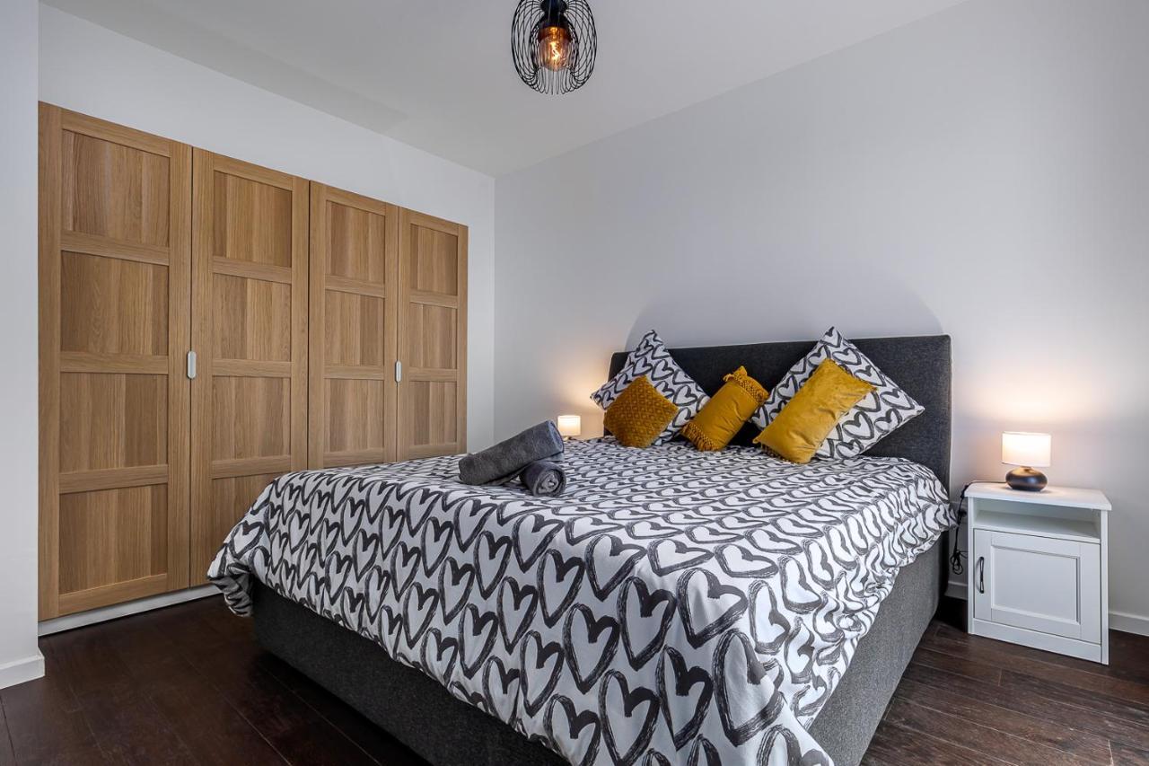 King Size Bed - Free Private Parking - Garden & Terrace - 14min From Disneyland Apartment *