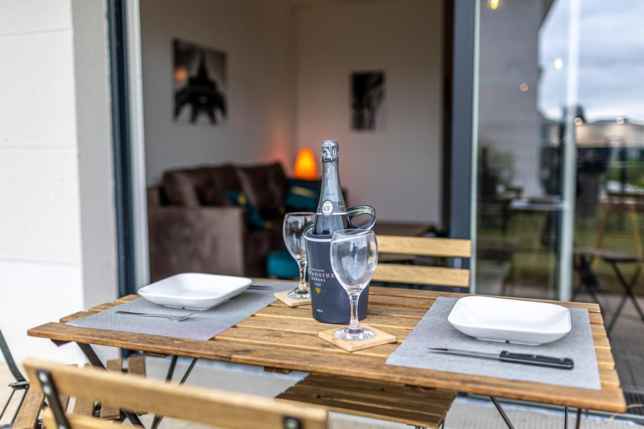 King Size Bed - Free Private Parking - Garden & Terrace - 14min From Disneyland Apartment *